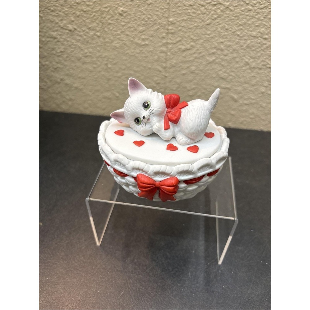 Lefton 1985 Hand Painted Bisque Porcelain Covered Candle Holder with Cat Decor